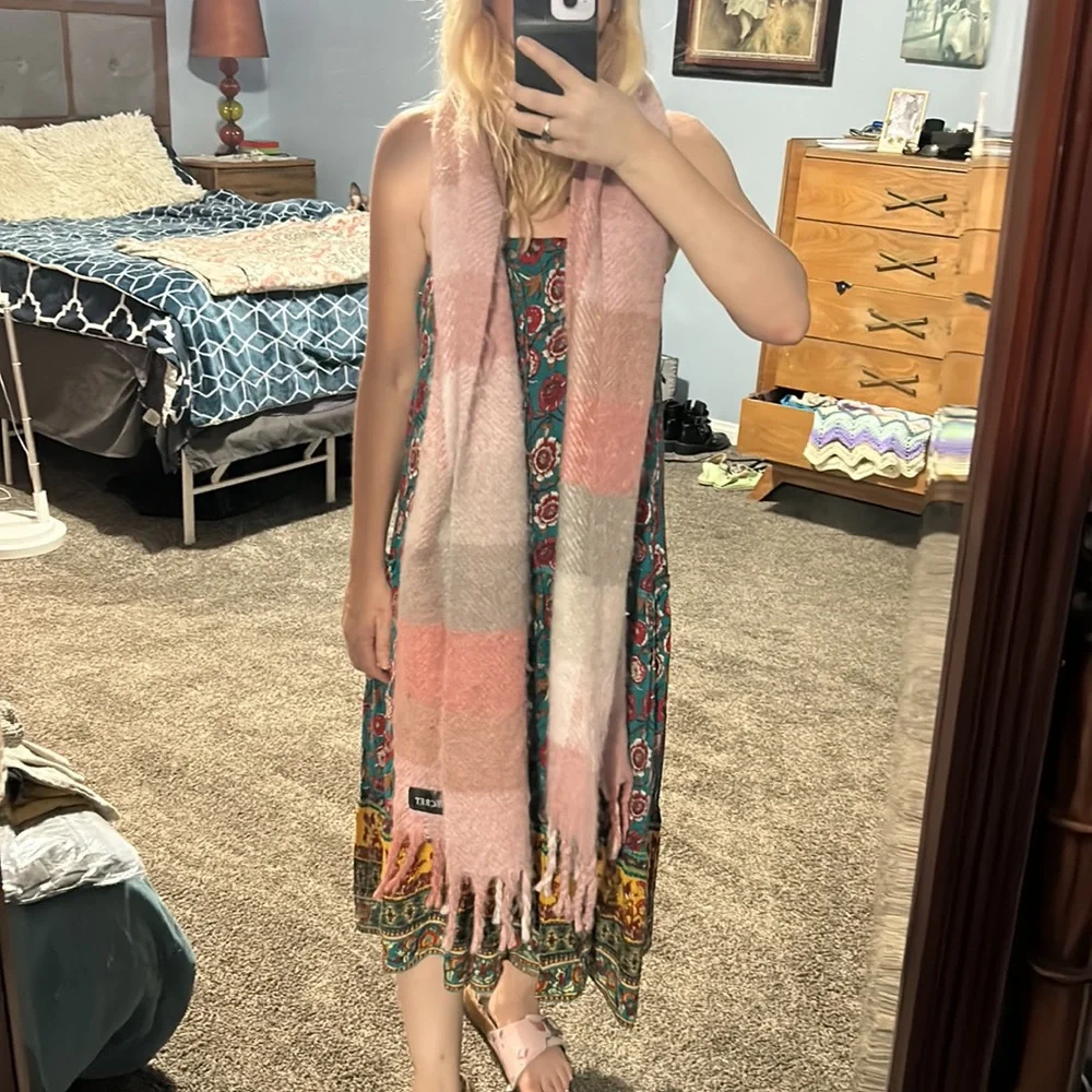 Victoria Secret Warm Long Scarf - Picture 6 of 10